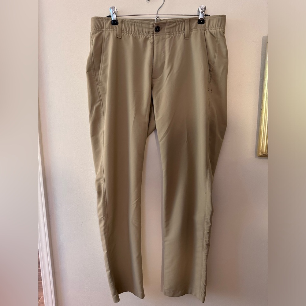 Under Armour Golf Pants (size 34x30) gently used, great condition